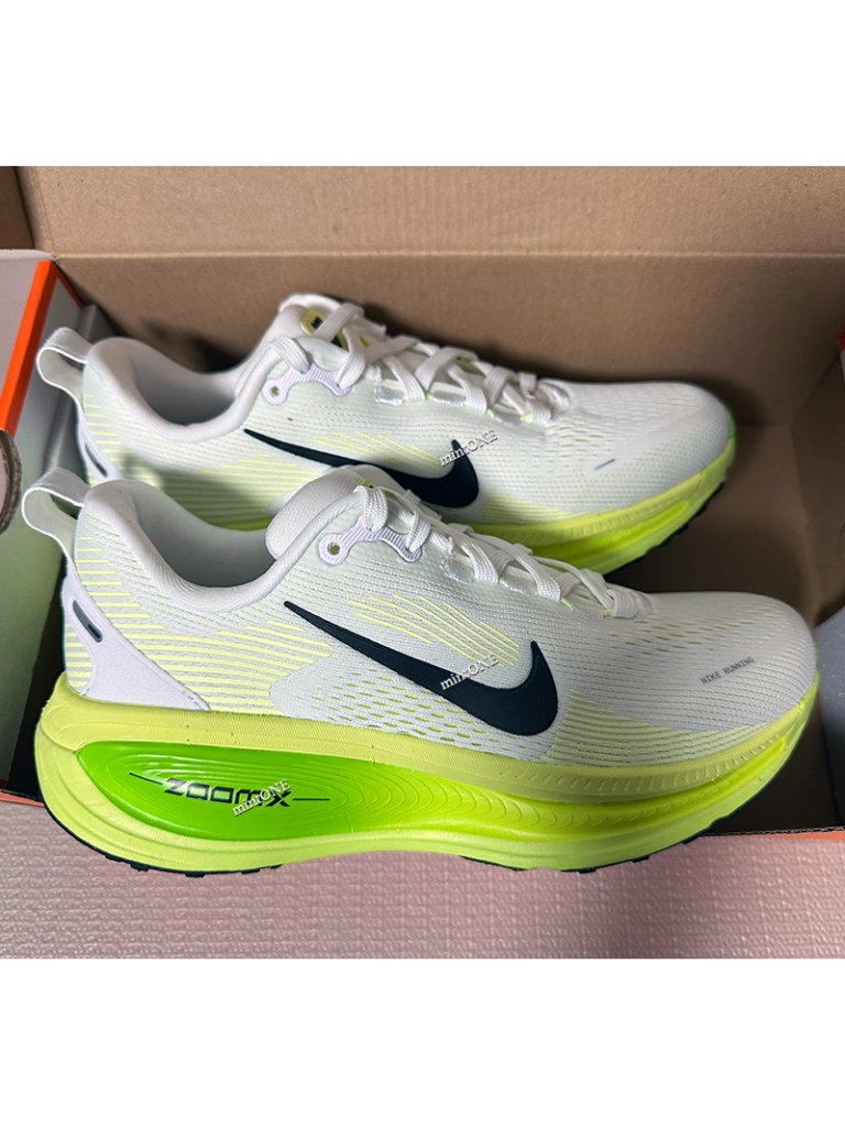 New Nike Vomero 18 Electric Green Sneaker Size 7